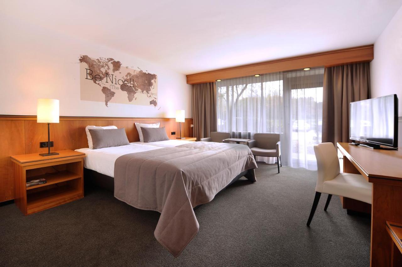 Van Der Valk Hotel Stein Urmond Bagian luar foto
