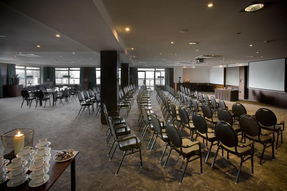 Van Der Valk Hotel Stein Urmond Bagian luar foto